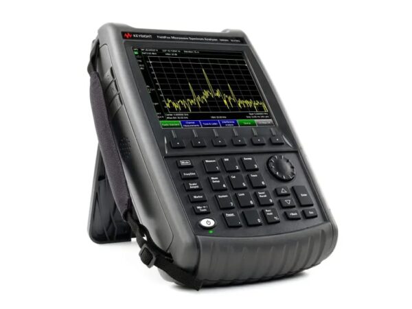 Keysight N9938A FieldFox 26.5 GHz Microwave Spectrum Analyzer